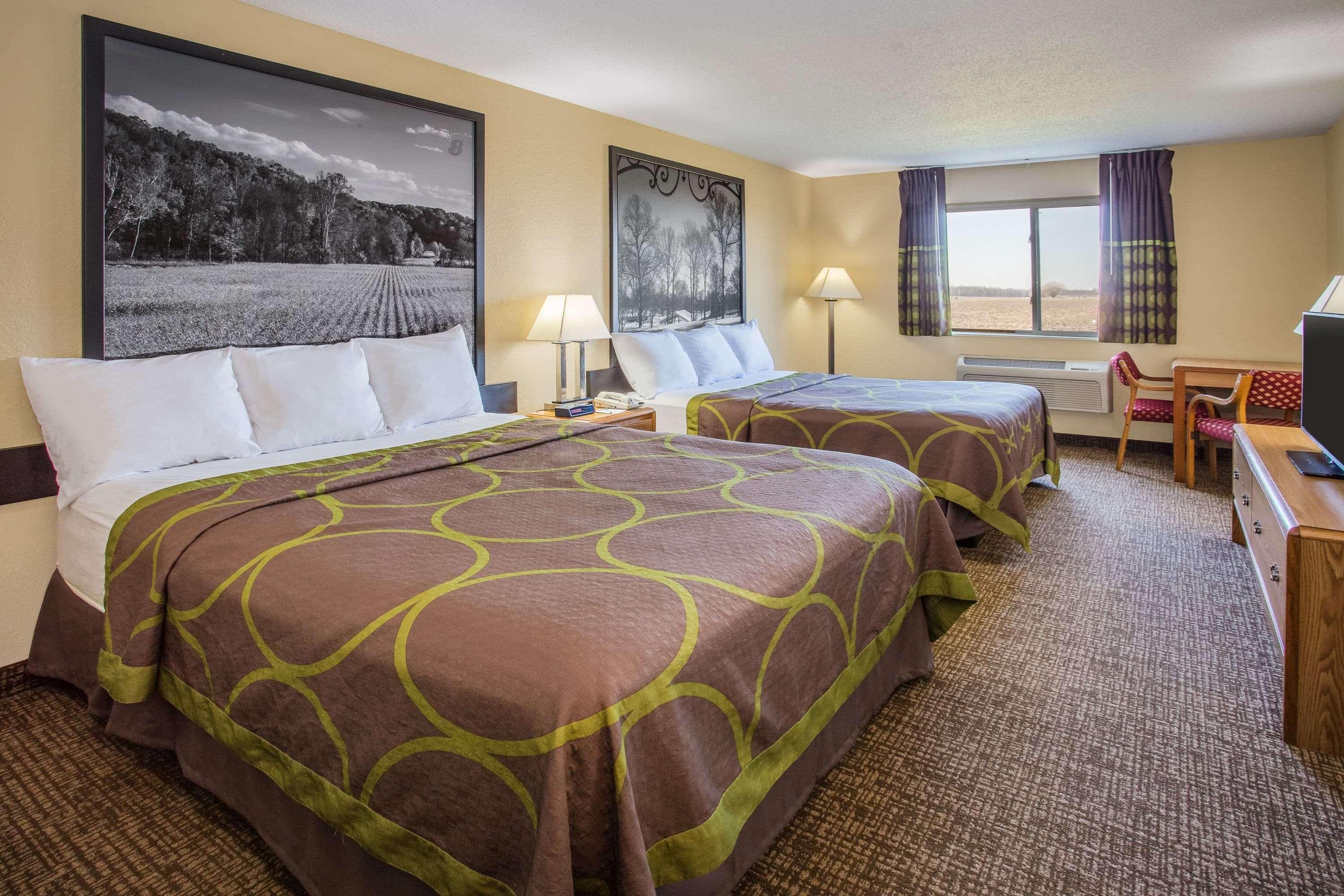 Super 8 By Wyndham Remington Hotel Kültér fotó